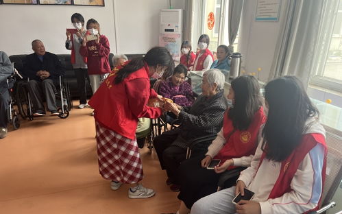 久久相伴又重陽 攜手共歡暖夕陽——校團委赴謝家集養(yǎng)老服務中心開展慰問演出暨勞務服務活動
