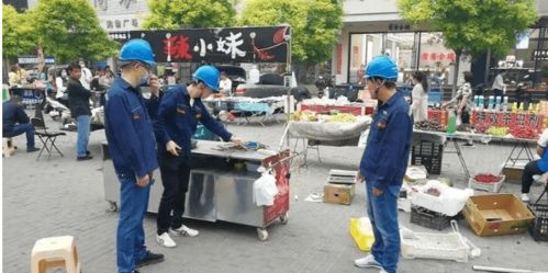 凌源市供電公司全面服務(wù)“地?cái)偨?jīng)濟(jì)” 用優(yōu)質(zhì)電力點(diǎn)亮經(jīng)濟(jì)信心轉(zhuǎn)型提供清洗保潔新保障